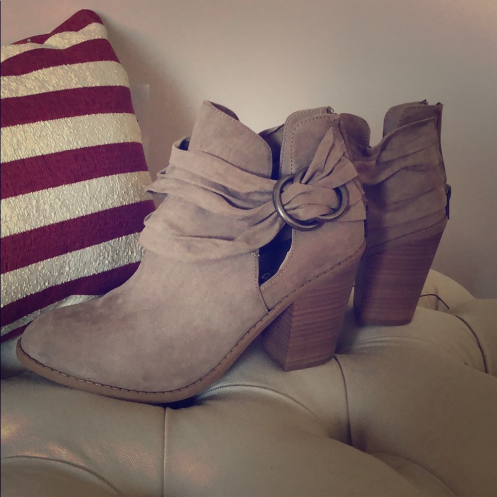 Rampage Tan Heeled Boots Size 8🧡🧡